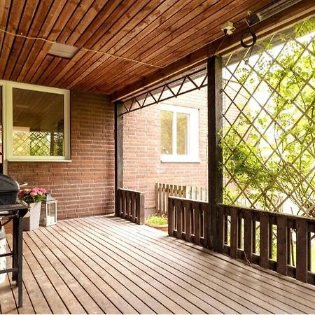 Modernt & Rymligt Sommarhus Pa Landet- Bubbelpool Villa เอสคิสทูนา ภายนอก รูปภาพ