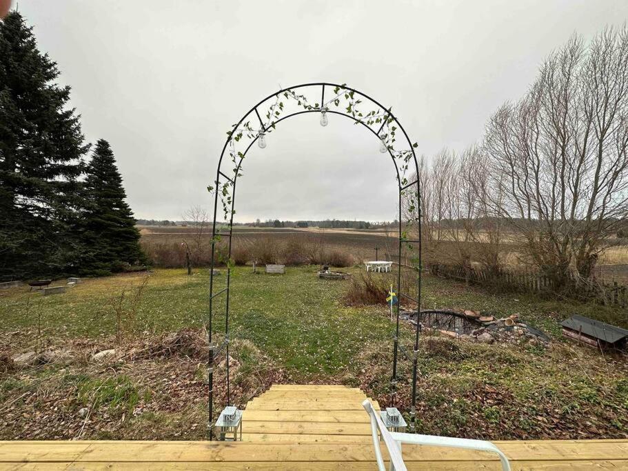 Modernt & Rymligt Sommarhus Pa Landet- Bubbelpool Villa เอสคิสทูนา ภายนอก รูปภาพ